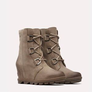 SOREL JOAN OF ARCTIC WEDGE II BOOT SZ 9 Tan